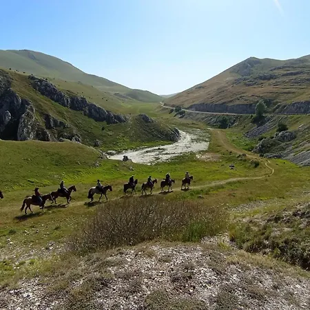 Amelia Sweet - * Farindola