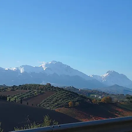 Amelia Sweet - * Farindola