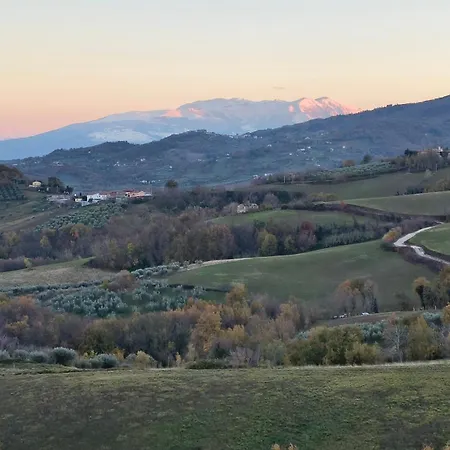 Amelia Sweet - Дом отдыха