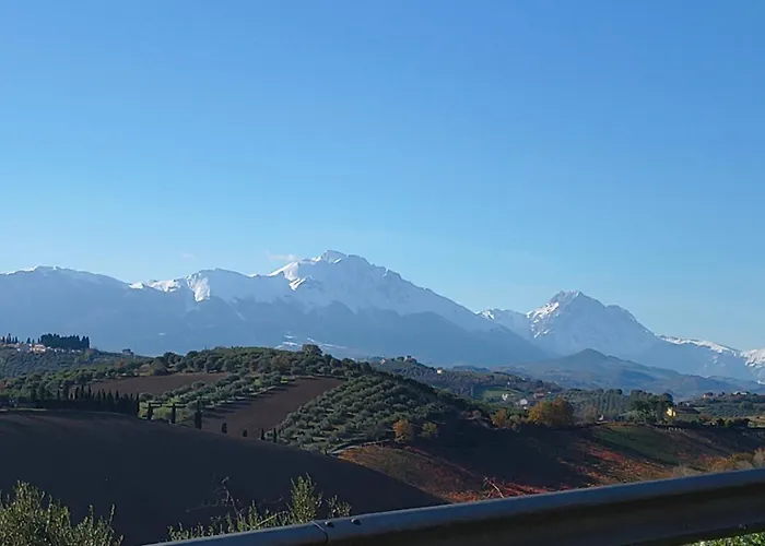 Amelia Sweet - * Farindola